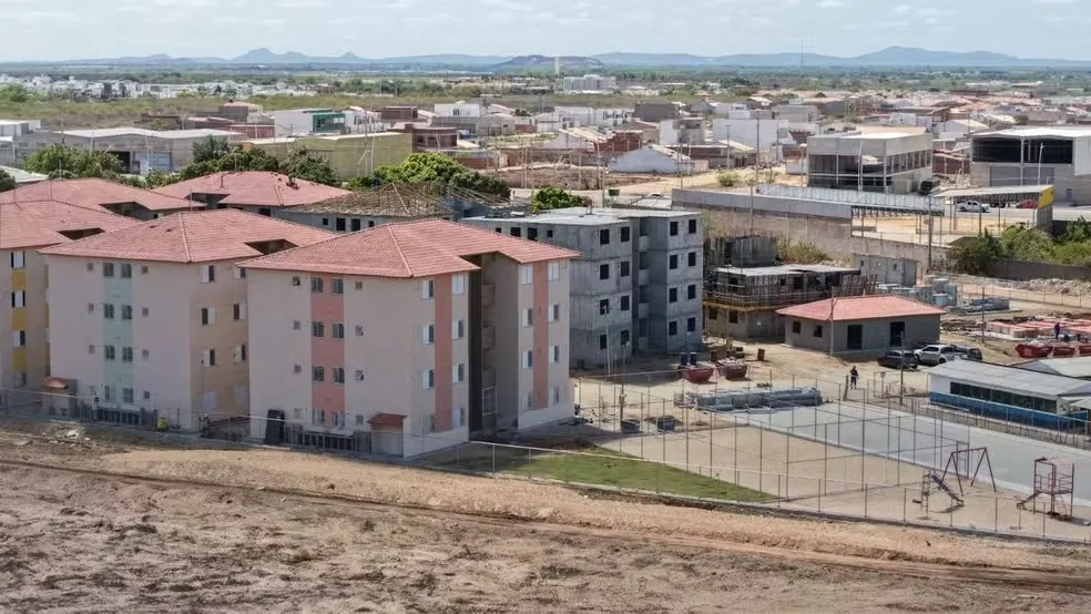 Prefeitura de Petrolina divulga terceira lista de chamada do Residencial Dom Avelar I — Foto: Yan Ecy